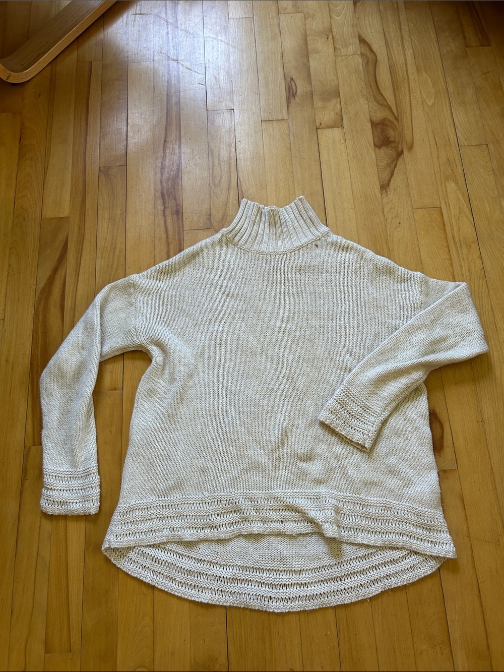 Old Navy Cream Turtleneck Pullover Sweater